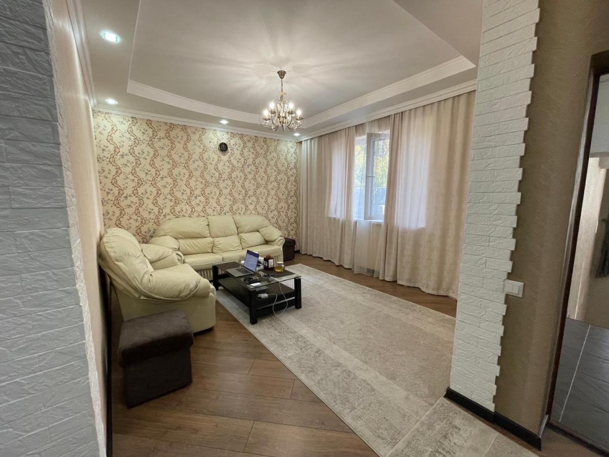 Роща 7 Hotell Bisjkek Eksteriør bilde